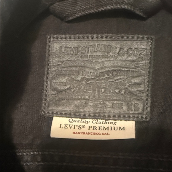 Levi's Premium Black Denim Jacket - Picture 2 of 3